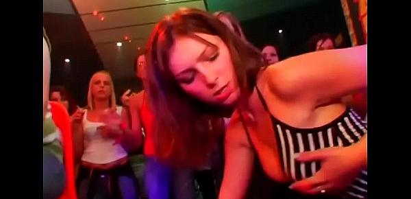  Drunk cheeks sucking weenie in club
